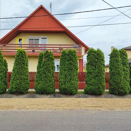 Szaffi Apartman Hajduszoboszlo Exterior photo