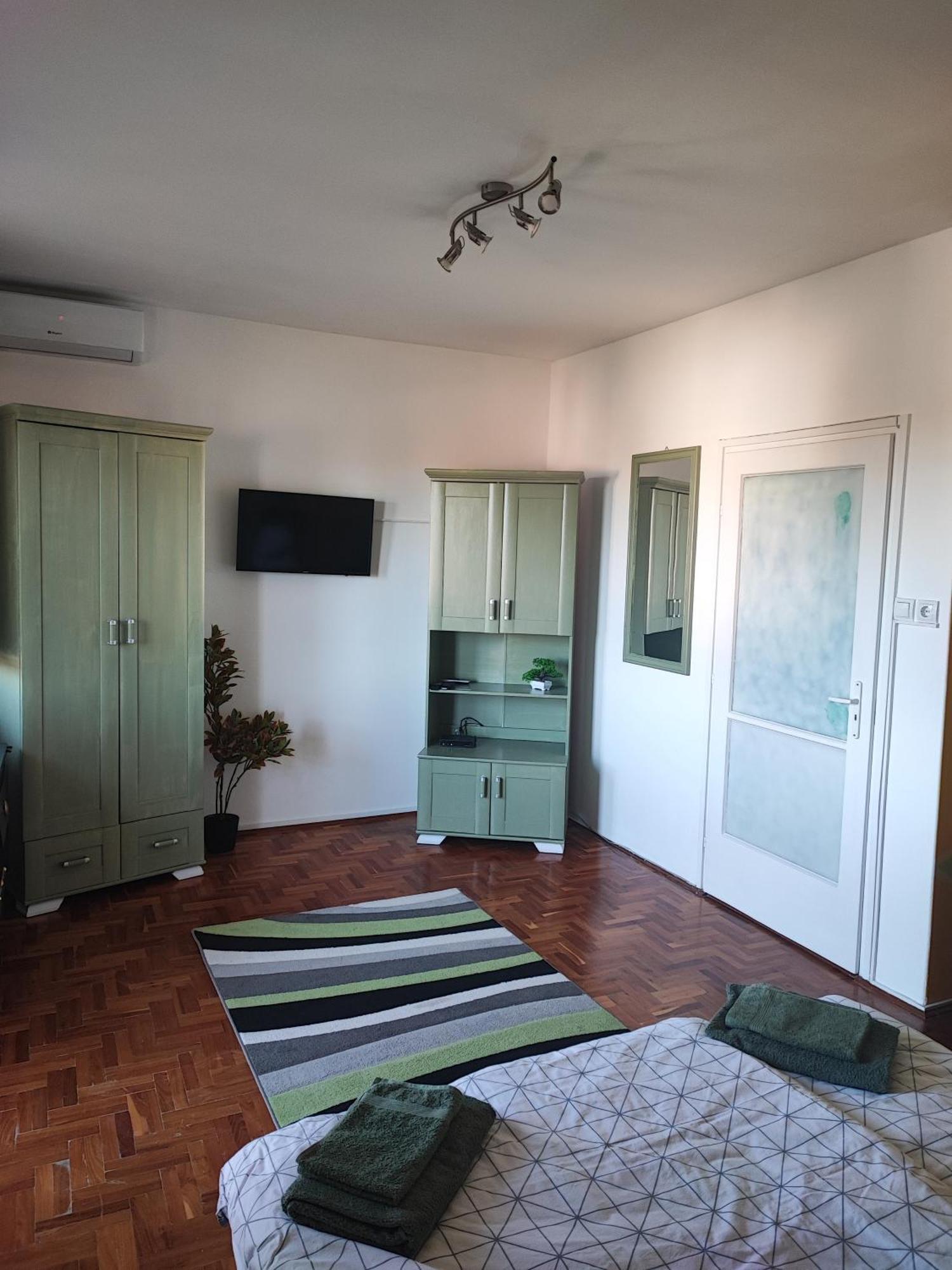 Szaffi Apartman Hajduszoboszlo Exterior photo